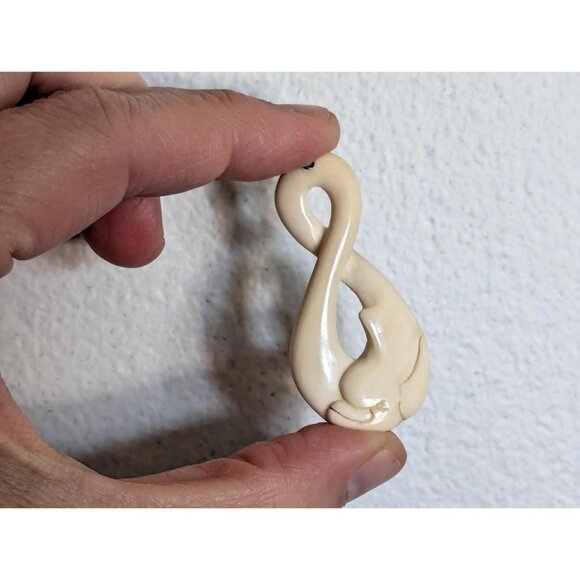 Vintage Bottlenose Beluga Whale Bone pendant, Maori Twist Whale pendant smooth - Picture 5 of 9